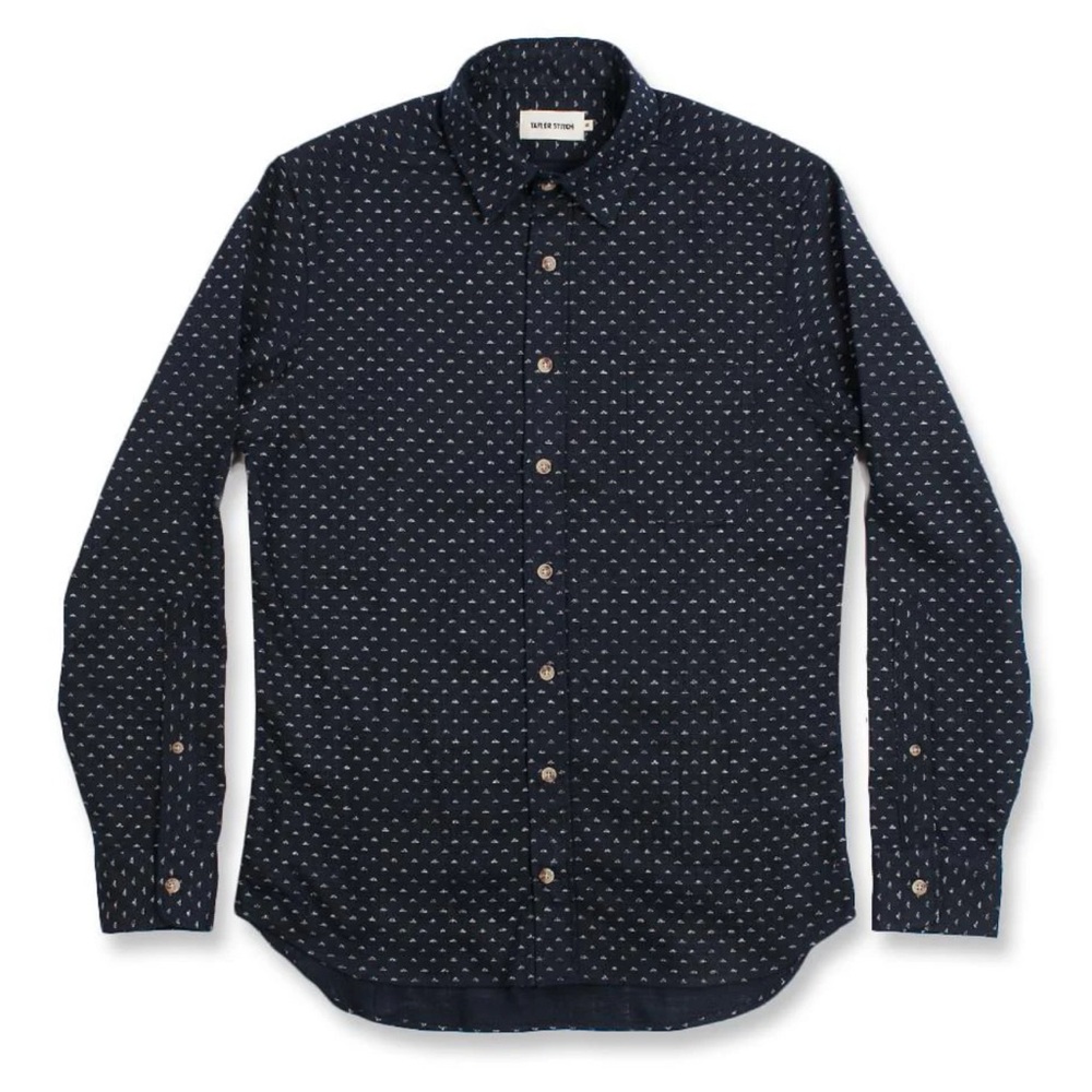 Taylor Stitch - The California
in Indigo Pyramid 42L